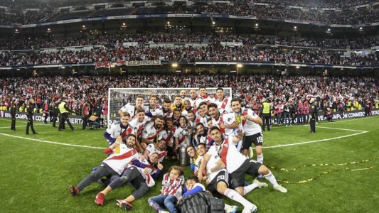 River Plate festeja con los hinchas en el Monumental, la conquista de la Libertadores