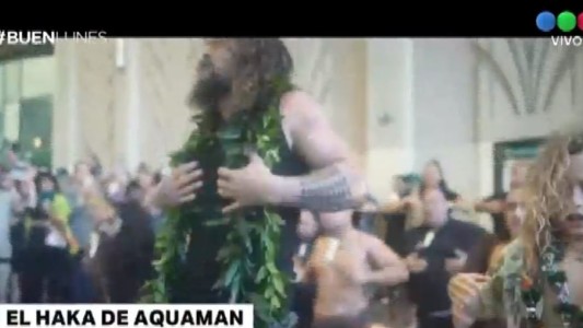 Jason Momoa realizó un haka en la alfombra roja de "Aquaman" en Hawai