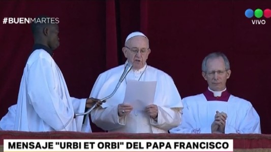 Mensaje "urbi et orbi" del Papa: “Navidad es fraternidad entre personas de toda nación y cultura”