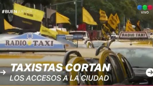 Los taxistas protestan en los accesos a la Ciudad: rechazan las tablets que reemplazarán sus relojes