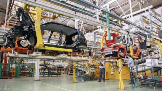 La economía cayó 4% en octubre y acumula siete meses negativos