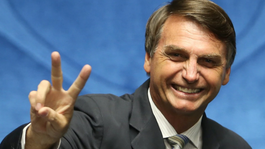 Bolsonaro prometió combatir la "basura marxista" de las aulas de Brasil
