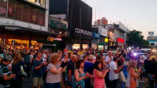 Ruidazo contra la suba de tarifas en varios barrios de la Ciudad