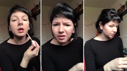 Estaba grabando un video, le escribió un mensaje su ex y su reacción fue INCREÍBLE