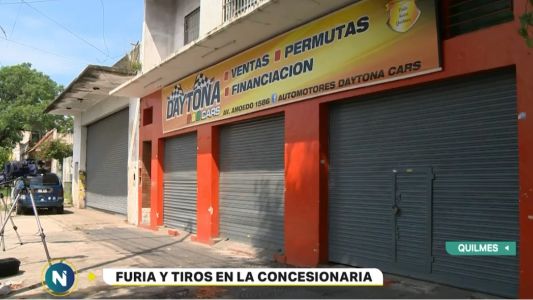 Quería que le dieran el auto que había comprado y terminó a los tiros en la agencia