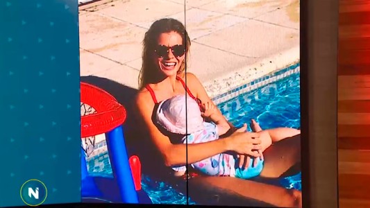 Critican a la China Suárez por una foto dándole la teta a su beba