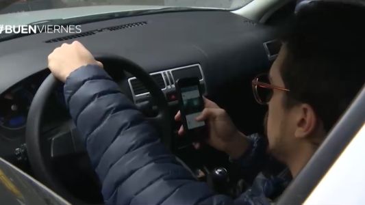 Más multas por usar el celular al manejar