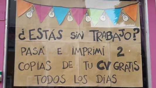 Para imitar: la librería que imprime currículums gratis a los que buscan trabajo