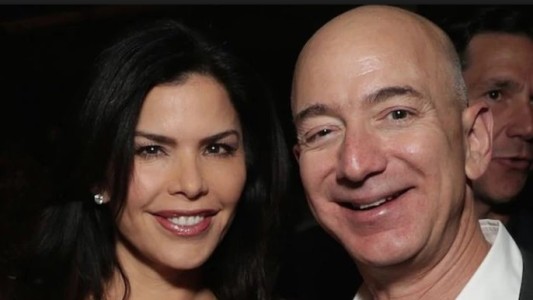 Los mensajes de amor de Jeff Bezos a su amante que precipitaron el divorcio de 146 millones de dólares