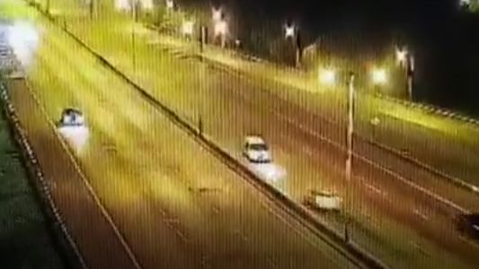 Video: así se metió en contramano por General Paz y chocó a otro auto