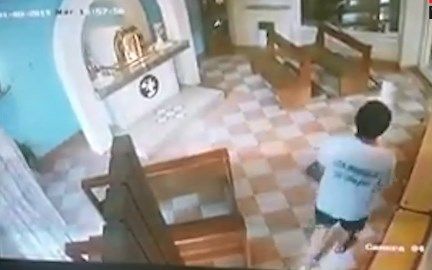 Video: así robaron una iglesia de Tapiales