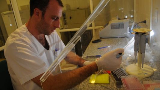 Balearon al responsable del Registro Provincial de Huellas Genéticas de Mendoza