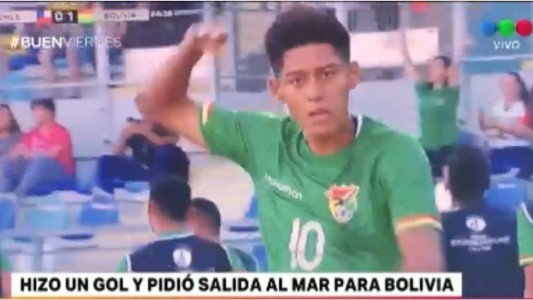 Gol salado: un jugador boliviano festejó "nadando" para reclamar salida al mar