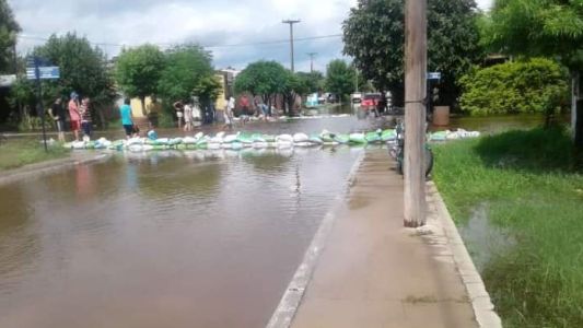 La Clotilde, el pueblo chaqueño inundado en el que solo se "salvó" la casa del intendente