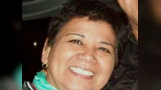 Estaba chateando con su mamá, ella dejó de responder y cuando fue a buscarla la encontró muerta