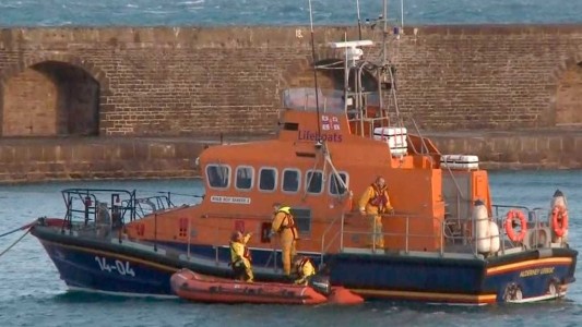 Hallaron "objetos flotando" en el lugar del Canal de la Mancha que buscan a Emiliano Sala
