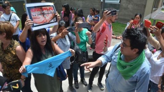 Violación en Jujuy: grupos Provida reclaman el cuerpo de la beba muerta para darle "cristiana sepultura"