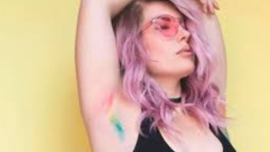 "Axilas de unicornio": la nueva tendencia entre las millennials que arrasa en las redes sociales