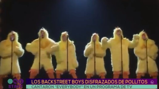 Los Backstreet Boys disfrazados de pollitos