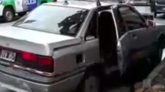 Dejaron a su hijo encerrado en el auto y la policía lo rescató inconsciente