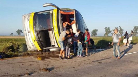 Volcó un micro en Santa Fe: hay varios heridos
