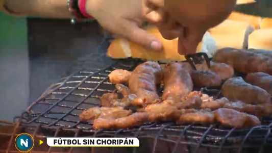 El fin del choripán de cancha: prohiben la venta en Buenos Aires