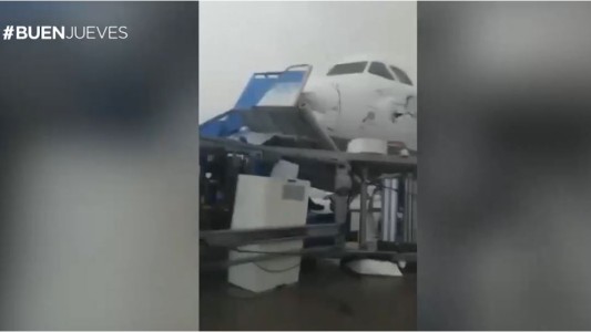 Un tornado destrozó un aeropuerto en Turquía