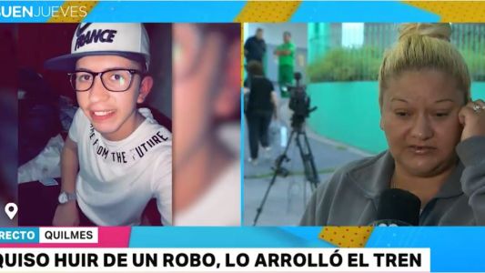 Quiso escapar de un robo y lo arrolló el tren: pelea por su vida
