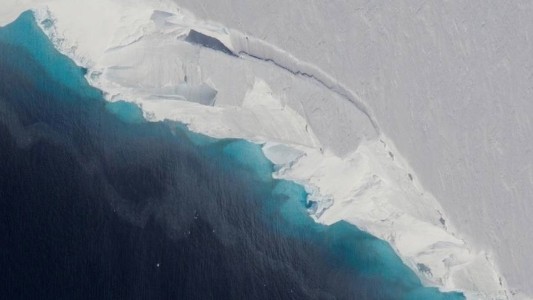 Alerta de la NASA: se está derritiendo el "glaciar más peligroso del mundo"