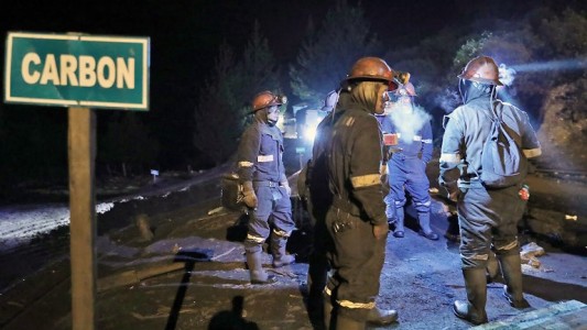 Perú: intentan rescatar a mineros atrapados hace tres días en una mina de carbón