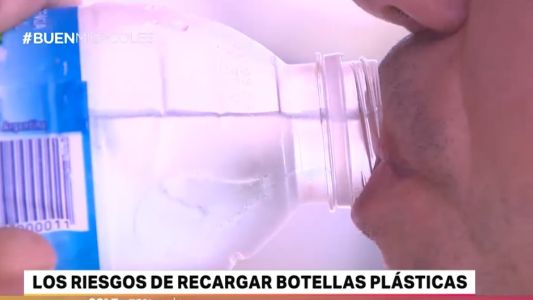 ¿Por qué es importante lavar las botellas reutilizables?
