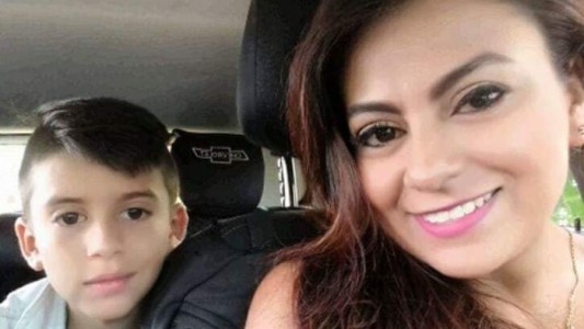 La historia de la mujer que se tiró de un puente junto a su hijo de 10 años