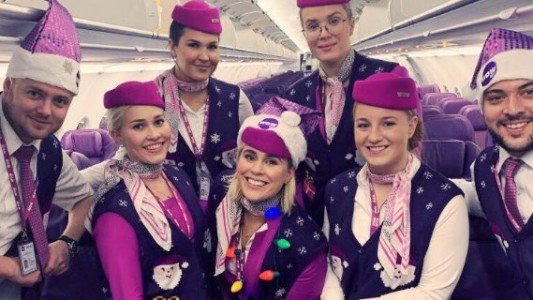 La aerolínea que regala pasajes de avión a los que se llamen Valentín o Valentina por el Día de los Enamorados