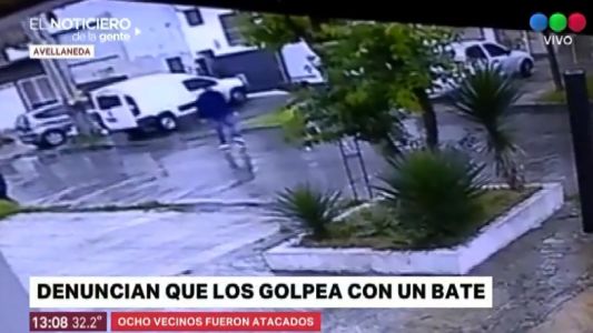 "El loco del bate": denuncian que un vecino los ataca en Avellaneda