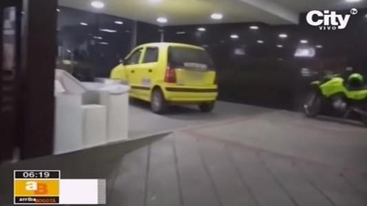 El insólito caso del taxista que llevó a un muerto sin saberlo