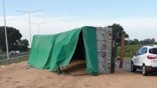 Robó, chocó 7 autos en la huida y se degolló antes de que lo atrape la policía