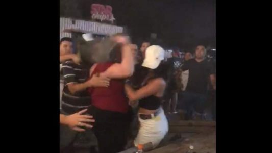 Video: violenta pelea en el boliche Praga de San Juan