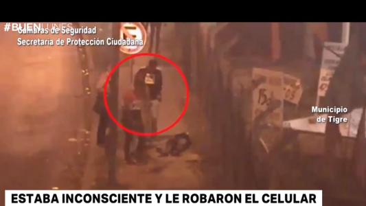 Video: estaba inconsciente y le robaron el celular