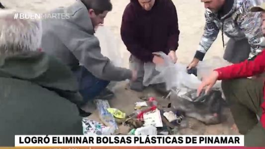 La lucha de Gastón por tener playas más limpias