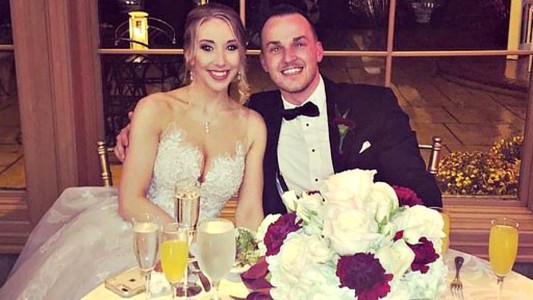 Acosó a una mesera menor de edad en su propio casamiento y fue detenido