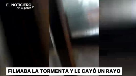 Video impactante: filmaba la tormenta y le cayó un rayo