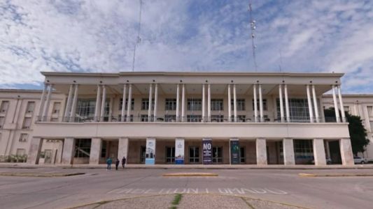 "Imposible no tocarla borracha": los chats de docentes y alumnos que derivaron en una denuncia por acoso en la Universidad de Córdoba