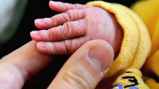 "Milagro": médicos se defienden tras declarar muerto a un bebé que estaba vivo