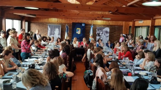 "Vencer a Cambiemos": reunión de mujeres por la unidad del PJ