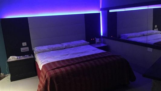 La Plata: por la crisis, albergues transitorios quieren permitir el ingreso a tríos y swingers