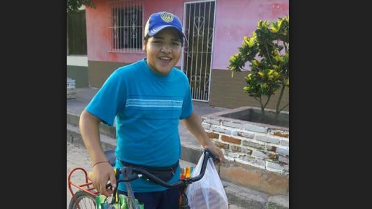 El joven salteño que vende facturas para pagarse sus estudios: sueña con ser ingeniero
