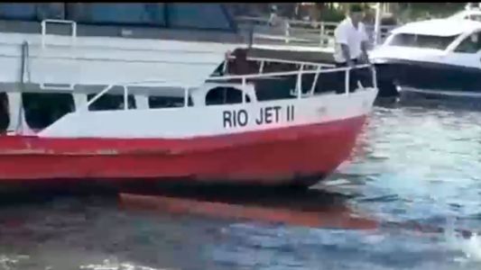 Una lancha colectivo chocó a un bote en el Tigre: hay dos heridos