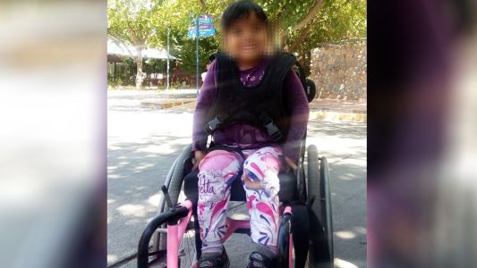 Mendoza: un chofer bajó a una nena discapacitada del colectivo porque"le molestaba la silla de ruedas"