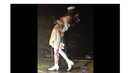 El #MeToo llegó a una icónica estatua de Nueva York