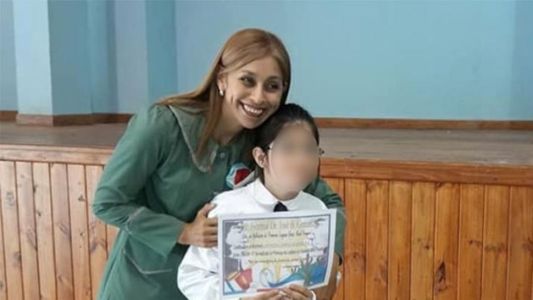 Un joven de 14 años apuñaló a la vicedirectora porque no pudo rendir un examen